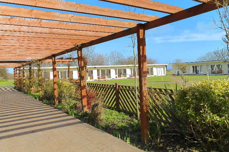 PONTINS PAKEFIELD HOLIDAY PARK CLASSIC CHALET