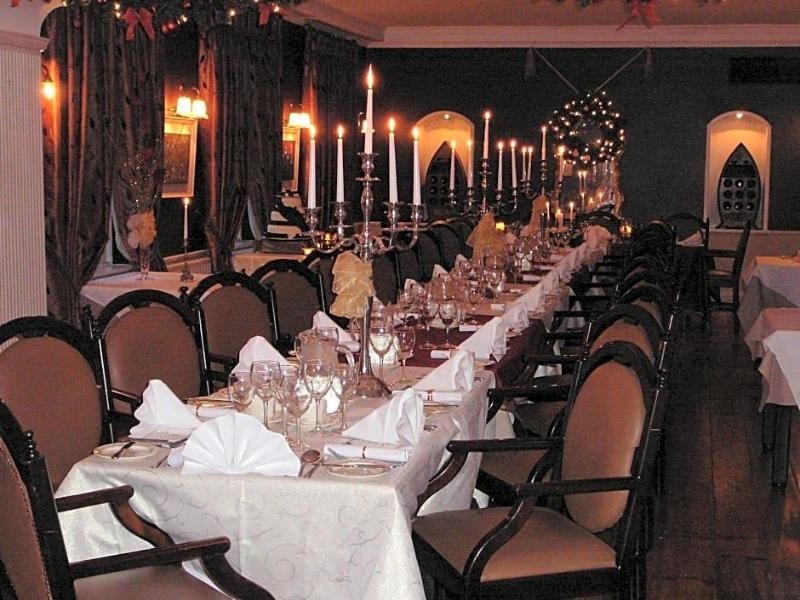 Dooly's Hotel