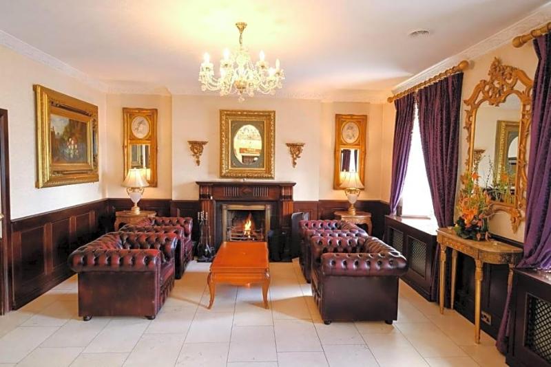 Dooly's Hotel