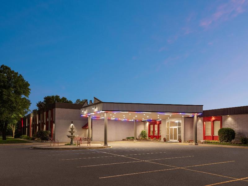 Ramada by Wyndham Grand Forks