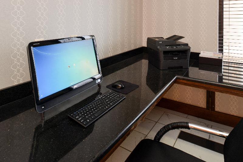 Holiday Inn Express & Suites Greenfield image