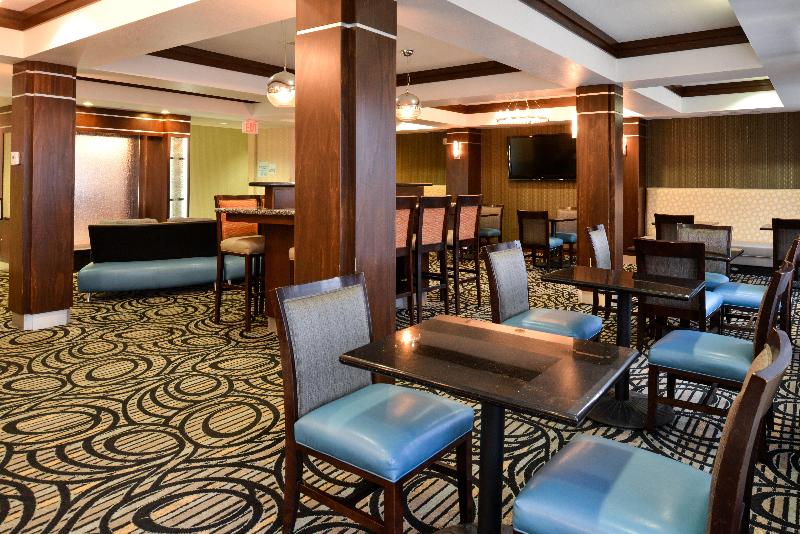 Holiday Inn Express & Suites Greenfield image