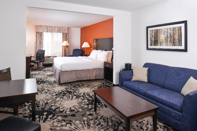Holiday Inn Express & Suites Greenfield photo 17