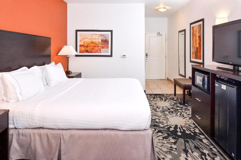 Holiday Inn Express & Suites Greenfield photo 14