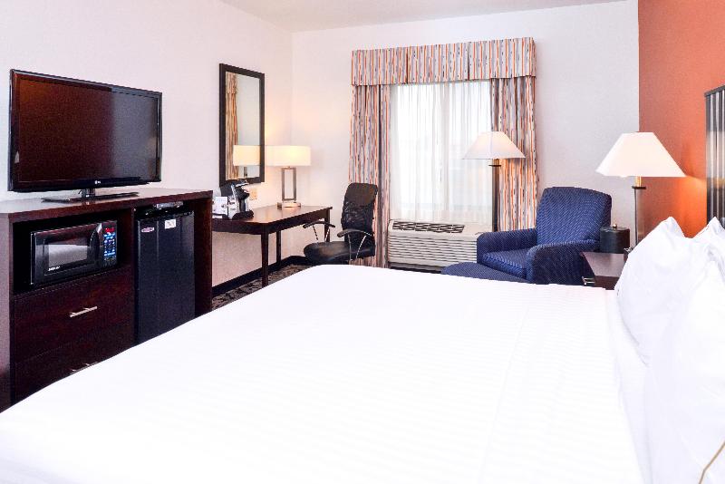 Holiday Inn Express & Suites Greenfield image