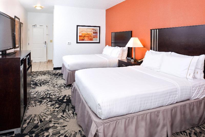 Holiday Inn Express & Suites Greenfield image