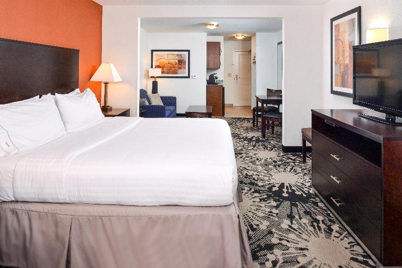 Holiday Inn Express & Suites Greenfield image