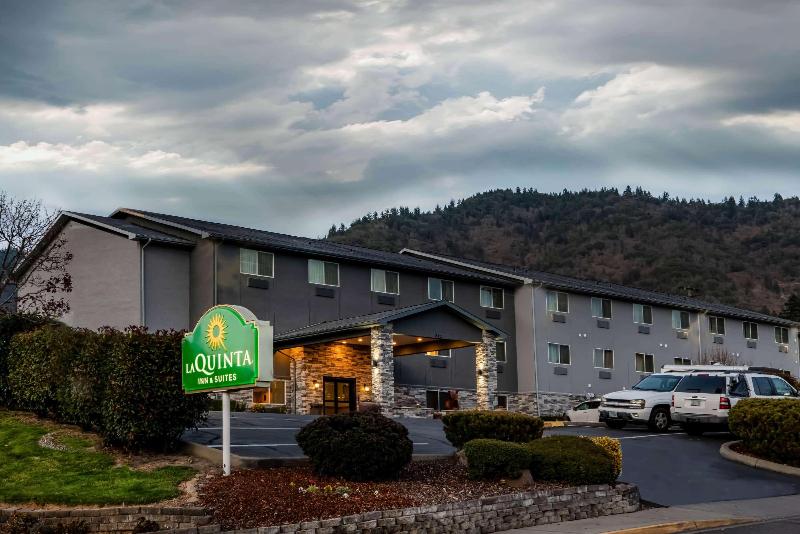 La Quinta Inn & Suites Grants Pass image
