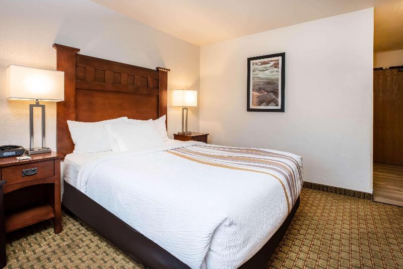 La Quinta Inn & Suites Grants Pass image