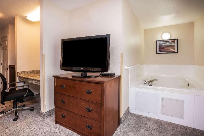 La Quinta Inn & Suites Grants Pass image