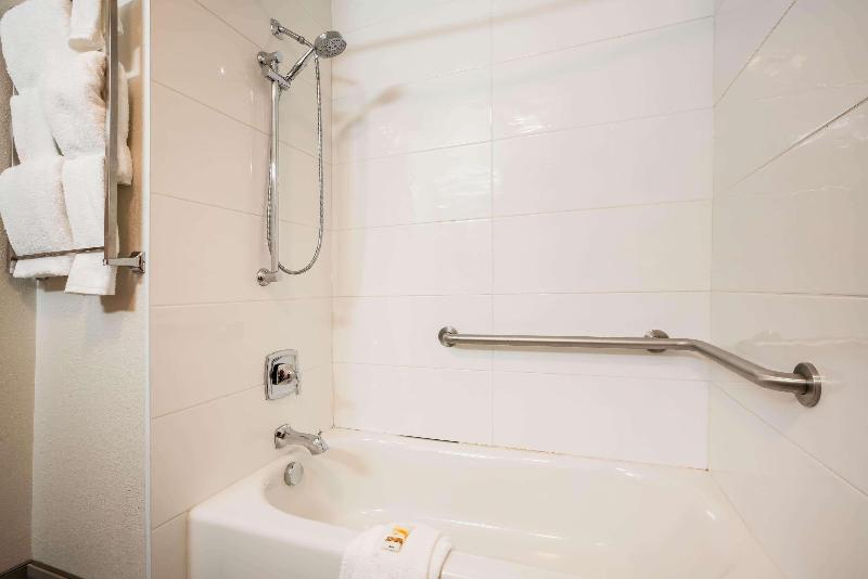 La Quinta Inn & Suites Grants Pass image