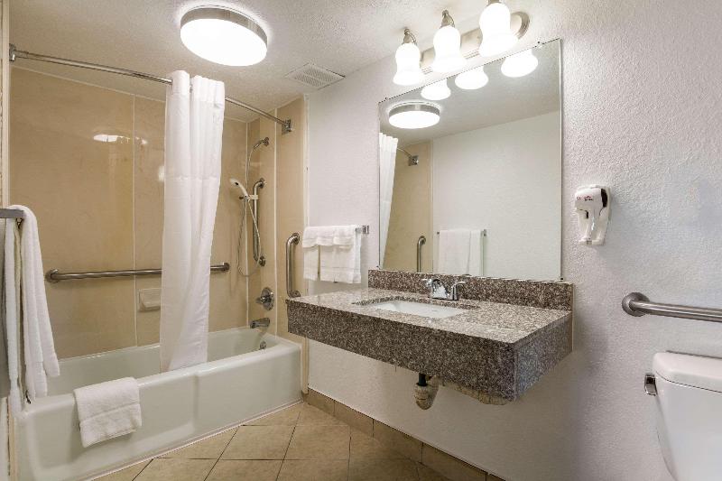 Quality Inn Georgetown Area image