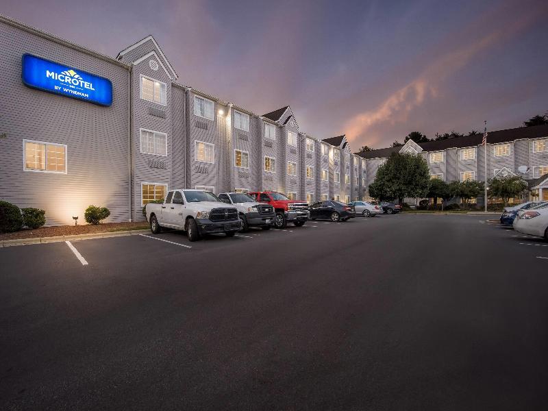 Microtel Inn & Suites By Wyndham Greensboro image