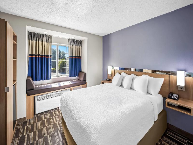 Microtel Inn & Suites By Wyndham Greensboro image