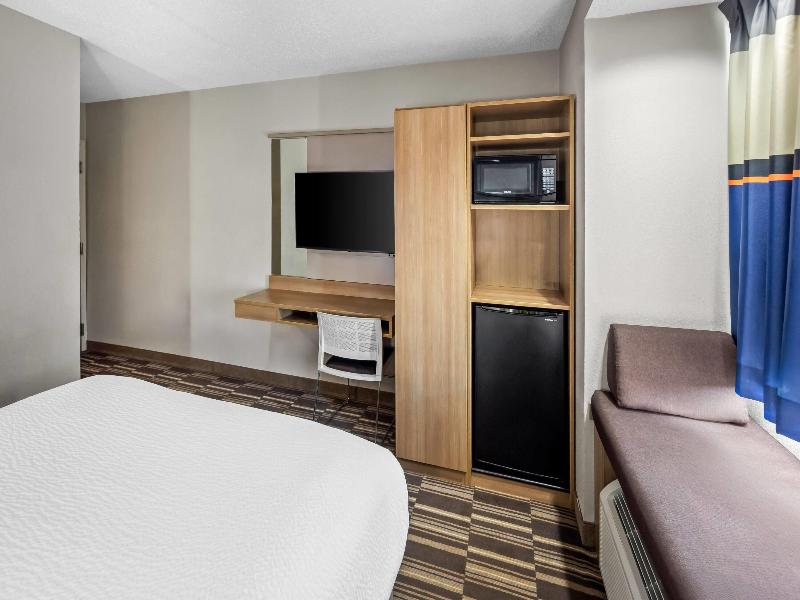 Microtel Inn & Suites By Wyndham Greensboro image