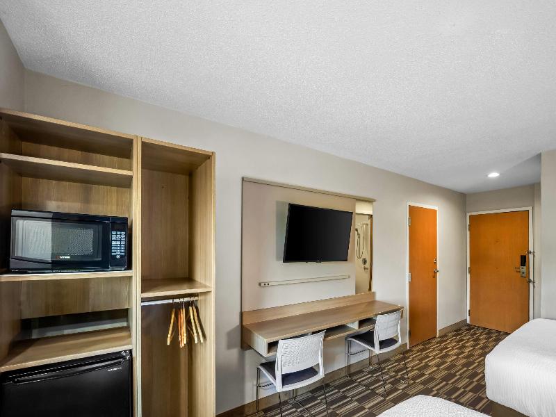 Microtel Inn & Suites By Wyndham Greensboro image