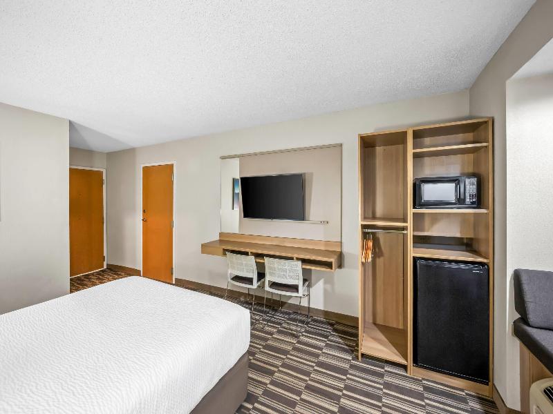 Microtel Inn & Suites By Wyndham Greensboro image