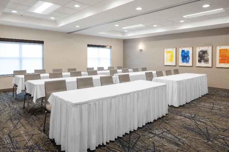 Holiday Inn Express Hotel & Suites Green Bay East image