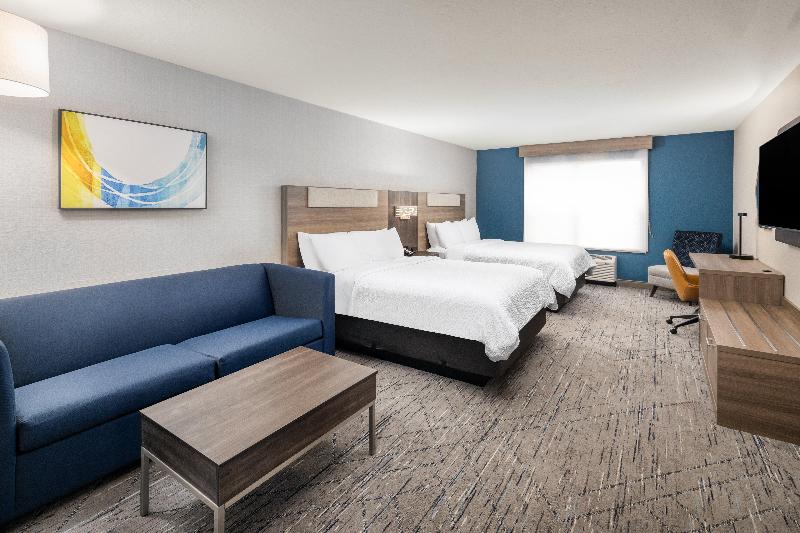 Holiday Inn Express Hotel & Suites Green Bay East image