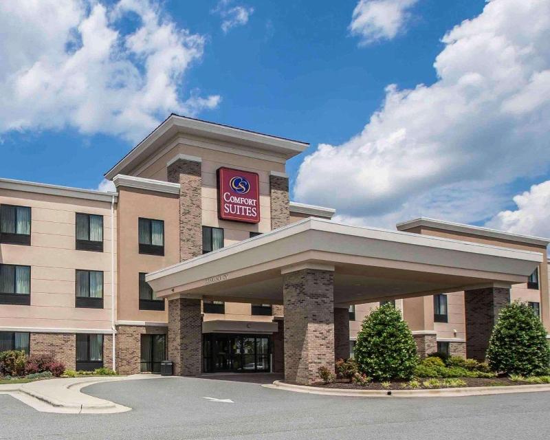 Comfort Suites Whitsett - Greensboro East image