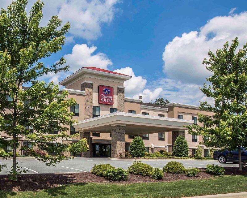 Comfort Suites Whitsett - Greensboro East image