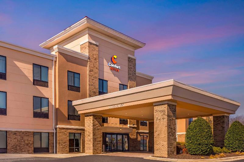 Comfort Suites Whitsett - Greensboro East image