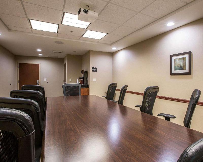 Comfort Suites Whitsett - Greensboro East image