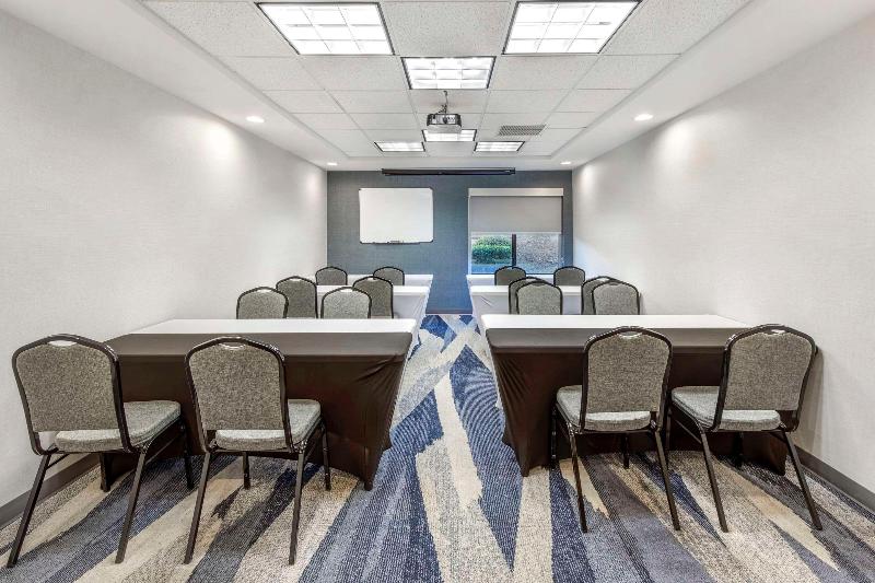 Comfort Suites Whitsett - Greensboro East image