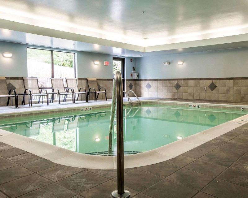 Comfort Suites Whitsett - Greensboro East image