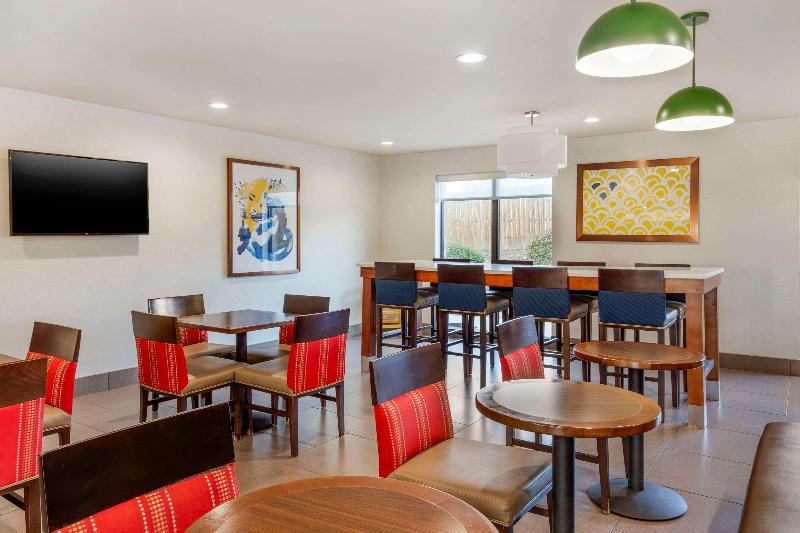 Comfort Suites Whitsett - Greensboro East image