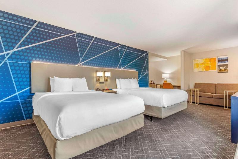 Comfort Suites Whitsett - Greensboro East image