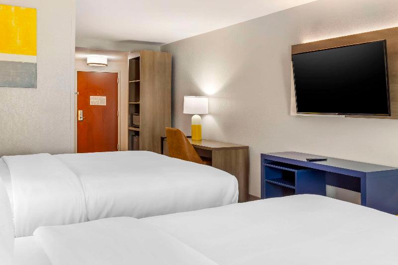 Comfort Suites Whitsett - Greensboro East image