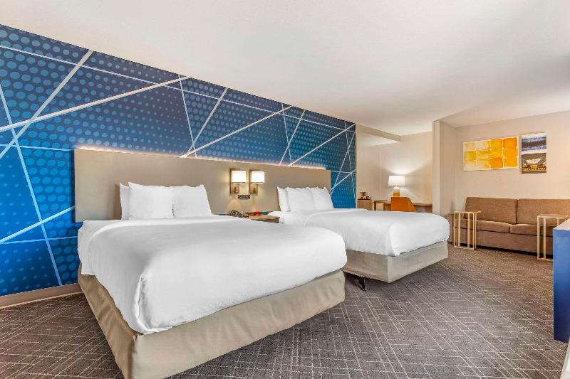 Comfort Suites Whitsett - Greensboro East image