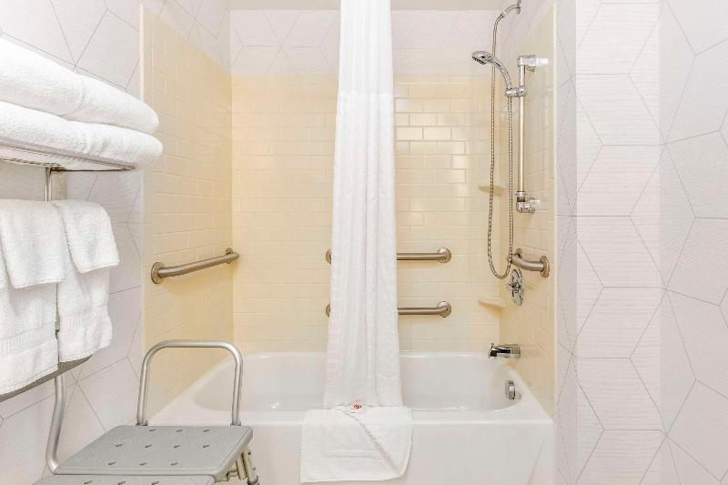 Comfort Suites Whitsett - Greensboro East image