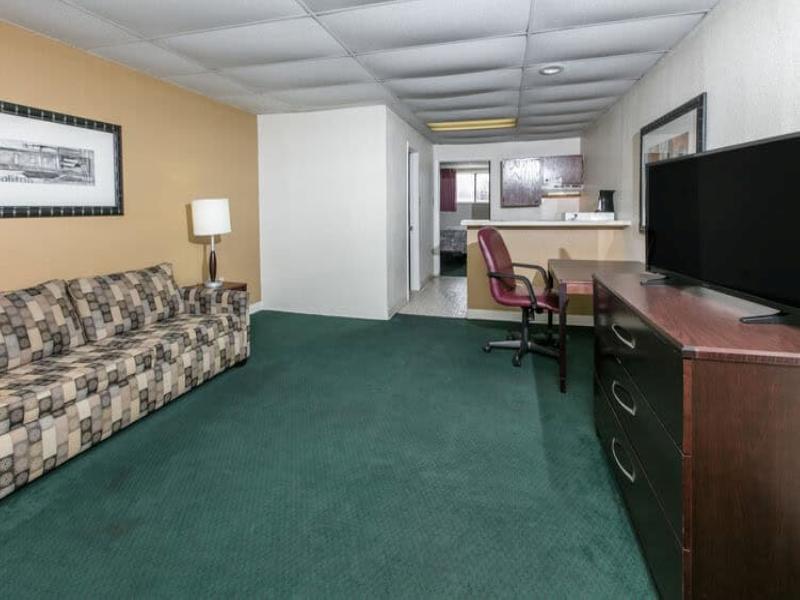 Knights Inn Longview image