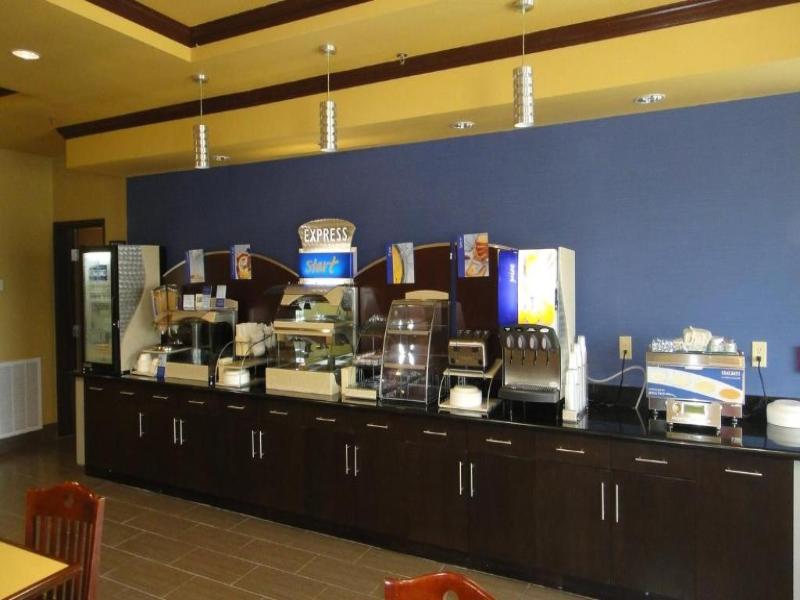 Holiday Inn Express & Suites George West By IHG image
