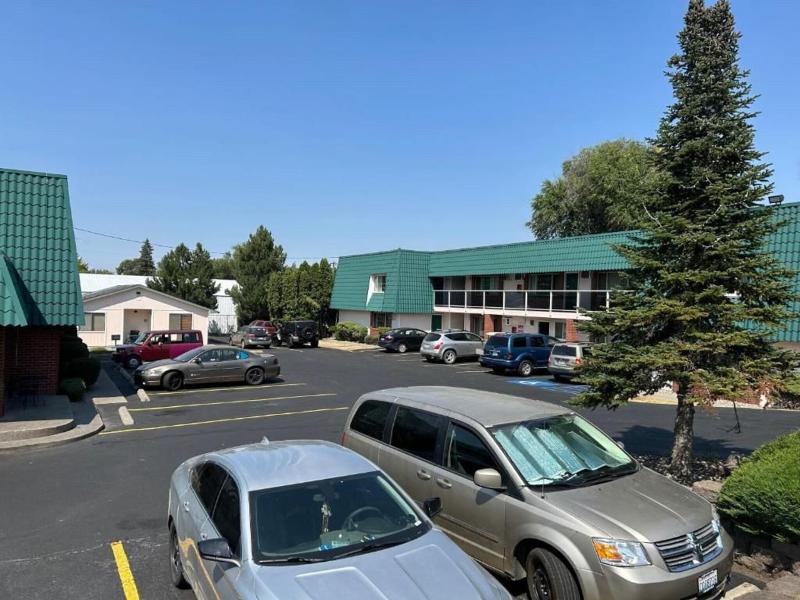 Apple Tree Inn Spokane