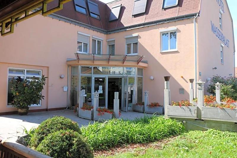 Wasserpalast image