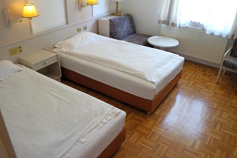 Wasserpalast image