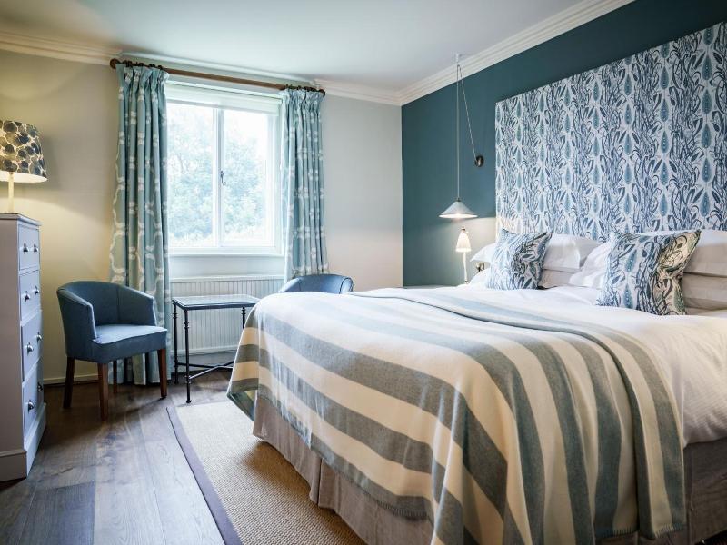 The Bear of Rodborough Hotel image