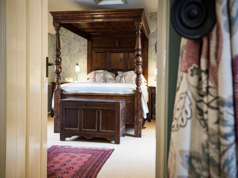 The Bear of Rodborough Hotel image