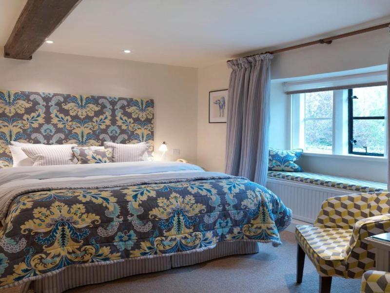 The Bear of Rodborough Hotel image