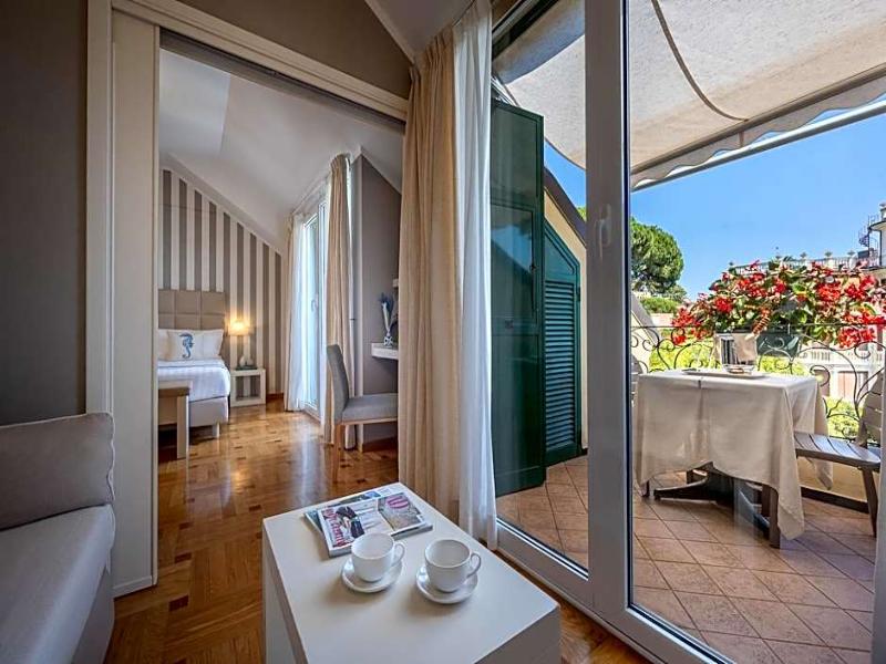 Hotel Metropole image