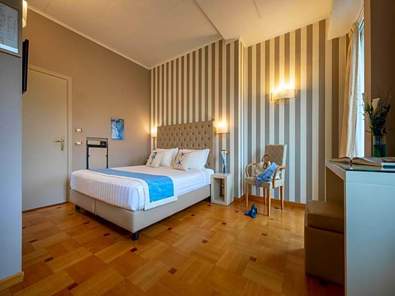 Hotel Metropole image