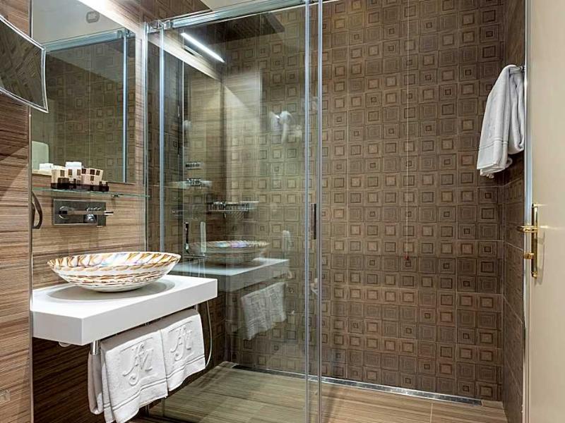 Hotel Metropole image