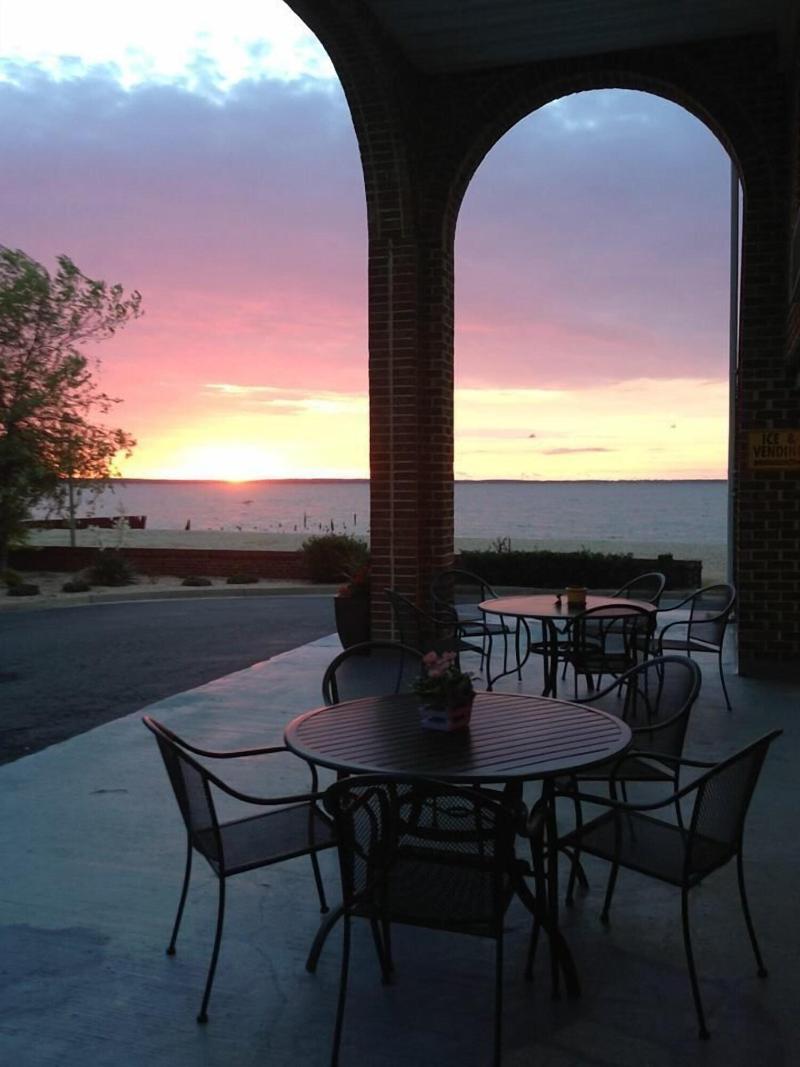 River Edge Inn image