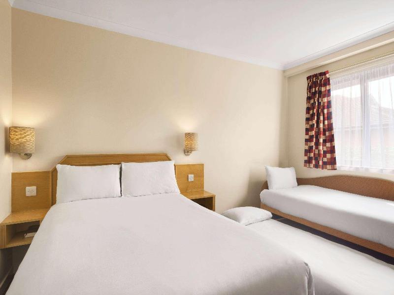 Days Inn By Wyndham Hamilton image
