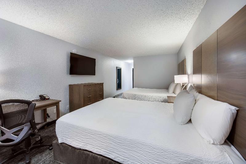 Red Lion Inn & Suites Grants Pass image