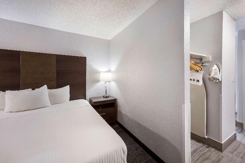 Red Lion Inn & Suites Grants Pass image