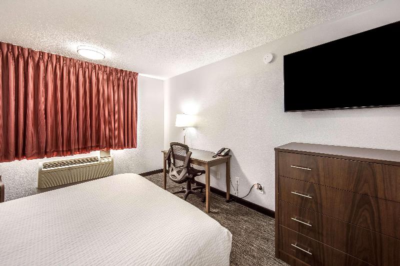 Red Lion Inn & Suites Grants Pass image
